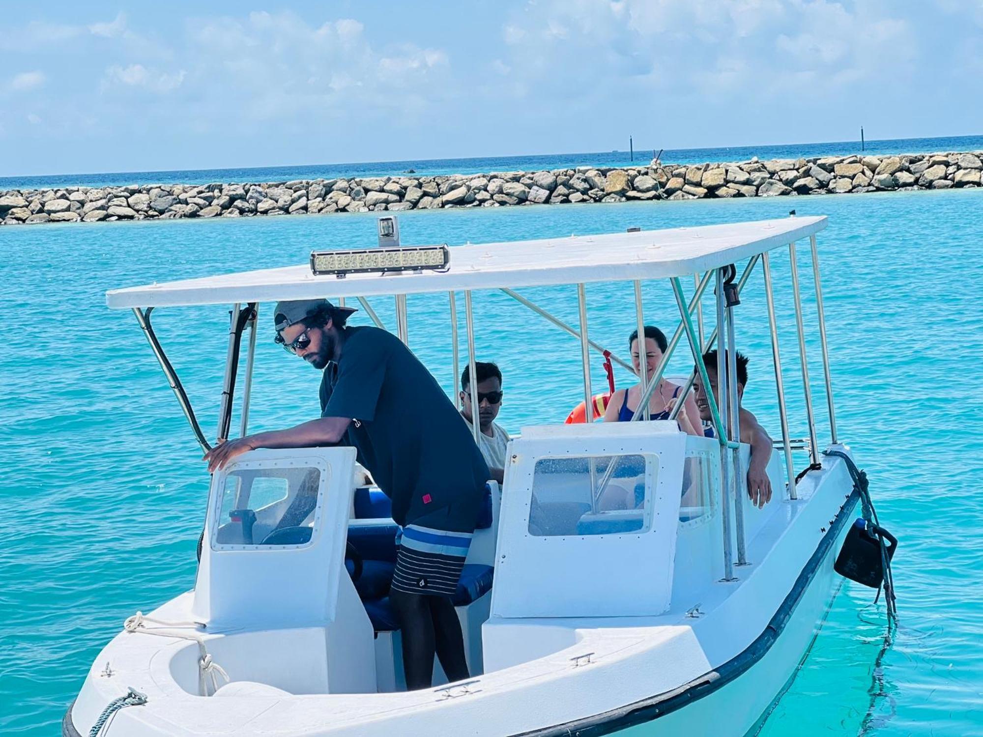 White Tern Maldives Ξενοδοχείο Maamigili Εξωτερικό φωτογραφία
