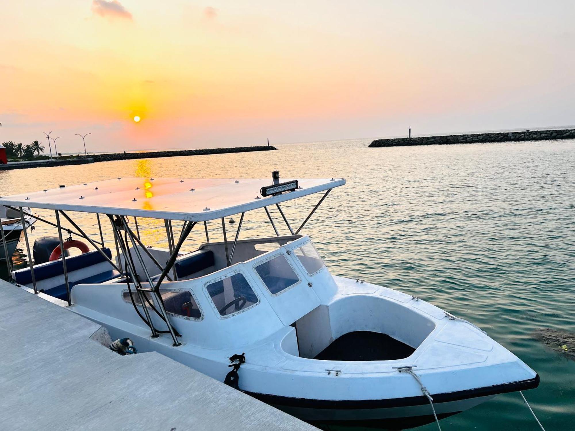 White Tern Maldives Ξενοδοχείο Maamigili Εξωτερικό φωτογραφία